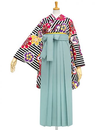 着物と袴のレンタルセット商品画像。袴はミントグリーン色。着物は黒色。縞にねじり梅柄のデザイン。